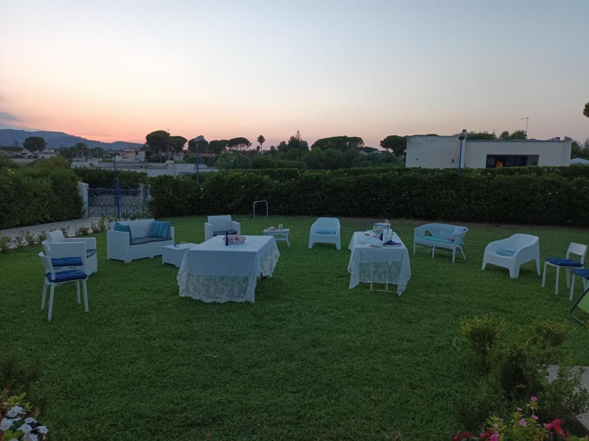 Le Stelle Di Orione Villa Fontane Bianche Exterior foto